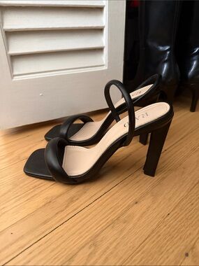 Raid Black Square-Toe Strappy Block Heel Sandals. Never worn